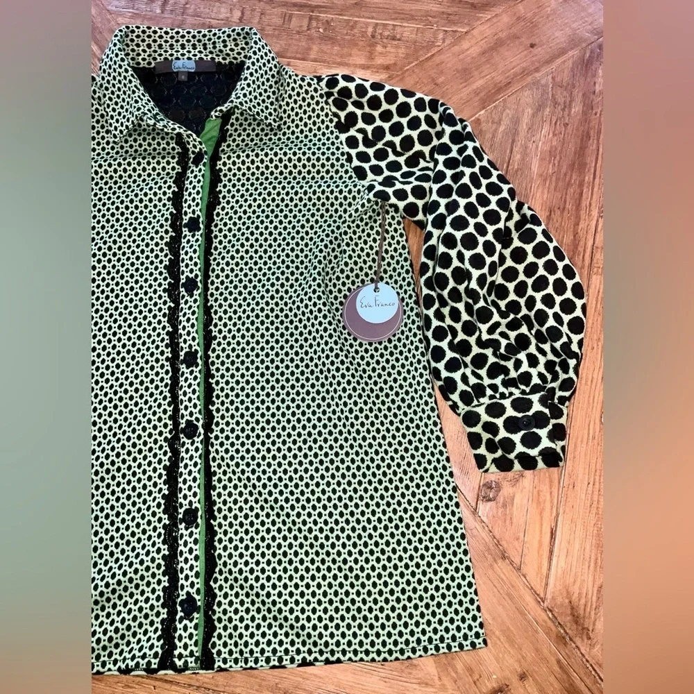 Eva Franco unique button up top in a size 8 - no material tag / likely a sample - Picture 15 of 15